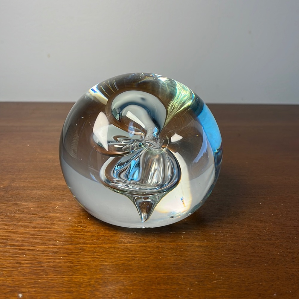 Large glass Papperweight